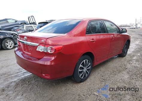 2013 Toyota Corolla Le z USA, uszkodzony, nr VIN 2T1BU4EE2DC965947